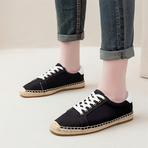 <span class=keywords><strong>Zapatillas</strong></span> de lona negras para hombre, con punta cerrada, <span class=keywords><strong>cordones</strong></span> blancos en contraste, suela trenzada, calzado informal de verano para exteriores. - Product Image 2