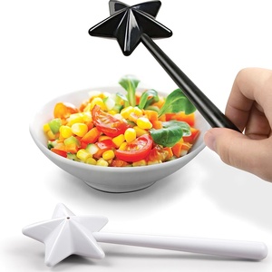 Personalizado al por mayor único <span class=keywords><strong>campanilla</strong></span> el <span class=keywords><strong>hada</strong></span> Lindo juego de accesorios de cocina palo de plástico varita mágica juego de Salero y pimentero - Product Image 2
