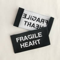 Étiquettes de luxe en coton pour vêtements, pliées à haute densité, avec logo de marque personnalisé, taille sur mesure, tissées, thermocollantes pour vêtements
