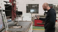 YCWJ Anpassbare Wasserstrahlschneidanlage für Natursteinschneiden Mehrkopf-Laser Höhenmesssonden-Optionen CE/ISO-Zertifiziert