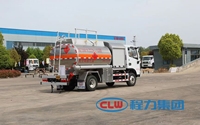 Camion-citerne professionnel neuf 4x2 de 5 m pour le transport de carburant aérien Euro 6 avec système de liaison antistatique
