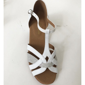 <span class=keywords><strong>Chaussures</strong></span> <span class=keywords><strong>de</strong></span> <span class=keywords><strong>danse</strong></span> <span class=keywords><strong>de</strong></span> sport blanches pour enfants pour la formation <span class=keywords><strong>de</strong></span> <span class=keywords><strong>chaussures</strong></span> <span class=keywords><strong>de</strong></span> <span class=keywords><strong>danse</strong></span> latine conçues pour les filles - Product Image 2