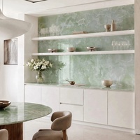 Table basse en onyx vert sur mesure en pierre naturelle pour îlot de cuisine et comptoir – Design d'intérieur de luxe