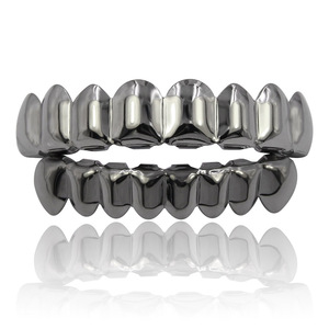 YYN Juego de Grillz Dentales de Latón Ecológico Chapado en Oro de 14K con Zirconia Completa para Dientes Superiores e Inferiores para Hombres - Product Image 6