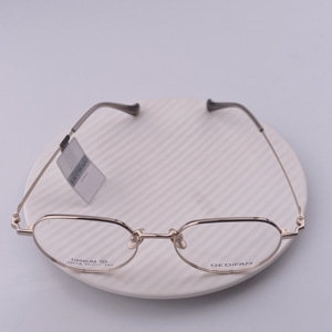 Gedifan vòng tròn nhỏ khung kim loại kính thời trang Kính mắt với tâng bốc khuôn mặt hình dạng màu đen khung bán buôn có sẵn - Product Image 3