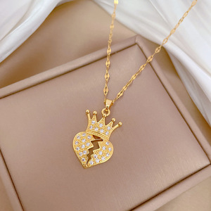Elegante Collar de Diamantes Completos para Mujer, Cadena Versátil para Clavícula, Acero de Titanio de Lujo, Chapado en Oro de Moda, Corona, Corazón - Product Image 3
