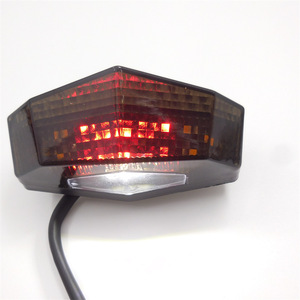 Luces Traseras para Motocicleta, Luz de Freno LED Integrada, Luz Trasera con Intermitentes y Luz de Posición - Product Image 4