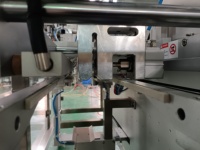 Machine d'emballage automatique de remplissage et de scellage horizontal pour aliments et produits, moteur pneumatique, sacs en papier/plastique