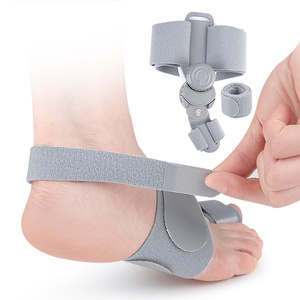 <span class=keywords><strong>Orthèse</strong></span> correctrice <span class=keywords><strong>pour</strong></span> <span class=keywords><strong>hallux</strong></span> <span class=keywords><strong>valgus</strong></span>, séparateur d'orteils réglable avec bouton rotatif, attelle douce anti-frottement <span class=keywords><strong>pour</strong></span> usage <span class=keywords><strong>jour</strong></span> et nuit - Product Image 3