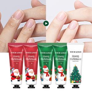 Coffret de Crèmes Mains de Noël 5 Pièces <span class=keywords><strong>en</strong></span> Gros – Pack Cadeau Luxe Hydratant Beauté – Lotion Mains Hydratante Marque Privée Logo Personnalisé B2B OEM - Product Image 2