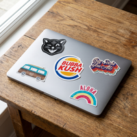 Autocollants personnalisés durables et imperméables avec logo de marque privée, découpés sur mesure en vinyle PVC pour votre entreprise