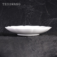 Assiette en porcelaine de pétales orientaux Essence artisanale chinoise exquise pour la collection de plats et d'assiettes