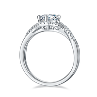 Anillo de Plata 925 con Moissanita Redonda y Piedras Laterales Engastadas, Anillo de Boda al por Mayor
