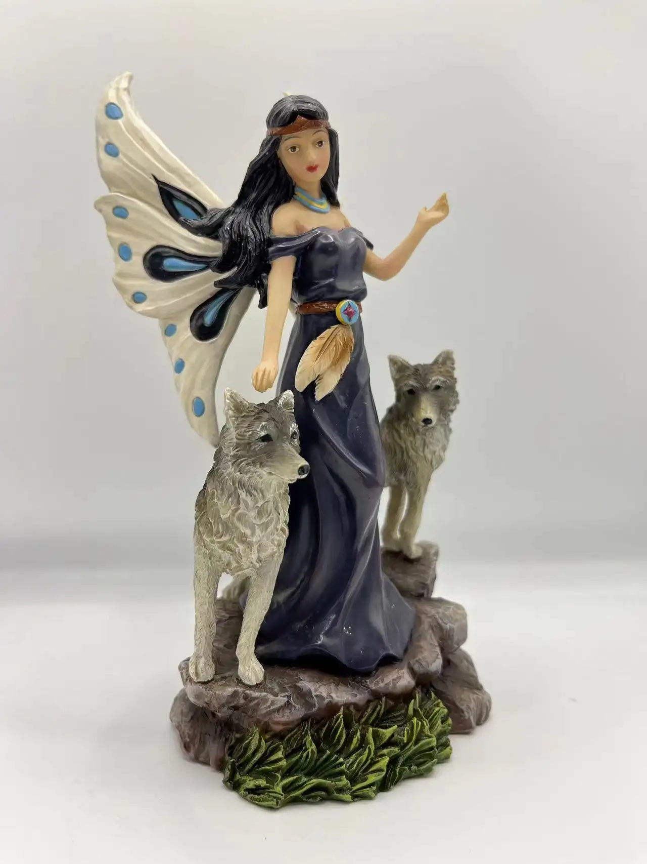 Home artesanato resina decoração mulher indiana com escultura lobo