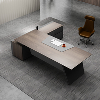 Bureau de direction moderne en bois avec table d'appoint