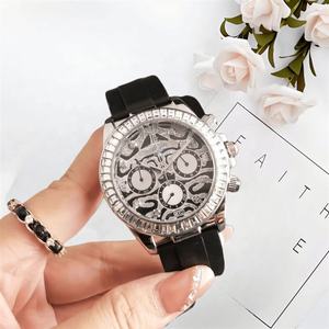 Reloj Cronógrafo de Mujer con Diseño de Leopardo, Tendencia 2026, Bisel con Diamantes en Oro Rosa, Correa de Caucho Negra - Product Image 2
