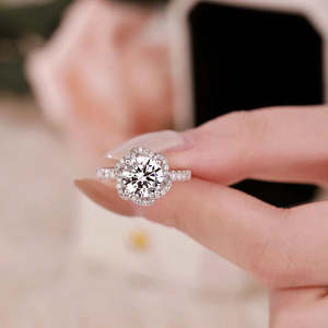 Anillo de Compromiso de Oro de 18k con Diamante Blanco de Laboratorio, Anillo de Boda con Diamante, Joyería de Diamantes - Product Image 4