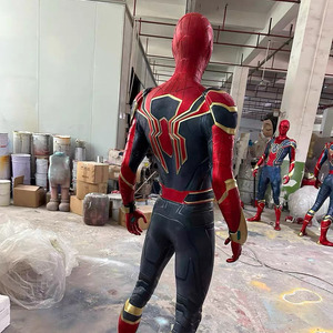 Scultura in Resina Personalizzata, Arte da Giardino in Fibra di Vetro, Scultura Decorativa Gigante 3D di Spider-Man e Superman in Resina Rossa - Product Image 4