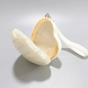 กระเป๋าคลัทช์ไข่มุกรูปหัวใจ - Product Image 4