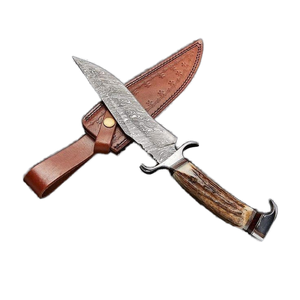 Cuchillo de caza de acero de Damasco con mango de asta de ciervo y funda de cuero repujado - Product Image 1