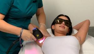 Nueva Tecnología IA Indolora Máquina de Depilación Láser de Diodo 808 Portátil de Triple Longitud de Onda 3 y 4 Ondas para Eliminación Permanente del Vello - Product Image 6