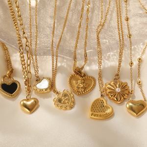 Collier pendentif en forme de cœur en acier inoxydable plaqué or 18 carats, bijoux personnalisés en gros, cadeau de la Saint-Valentin pour femmes - Product Image 1