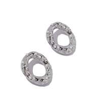 Pendientes de Perlas Plateadas y Doradas EDGE, Diseño Ovalado Abierto Abstracto, Texturizados, Joyería de Moda para Mujer