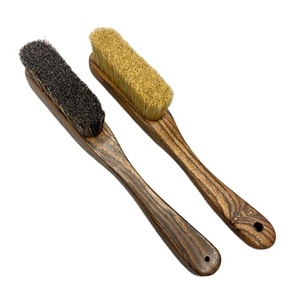 Spazzola per Arrampicata in Roccia con Setole Naturali Durevoli, Manico in Legno Antiscivolo, Attrezzatura per Bouldering e <span class=keywords><strong>Palestra</strong></span> - Product Image 1