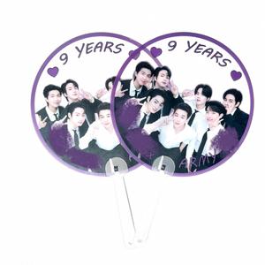 Abanico de Mano de Plástico Transparente Impermeable 2024, Diseño Personalizado de PVC con Estrellas de KPOP para Fans - Product Image 5