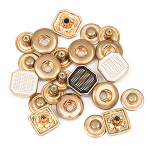 Nuevo Botón a Presión de Aleación de Zinc Metálico Color Dorado con Logotipo de Marca Personalizado para Thobe - Product Image 1