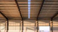 Bâtiment d'usine préfabriqué en structure acier à prix réduit, tailles personnalisables, plans d'atelier et d'entrepôt, garantie 3 ans, résistant aux vents forts