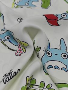 Ropa de calidad superior-Ropa de dormir 120gsm Transpirable Resistente a las arrugas Tela de seda Latina Impreso Tejido Ligero Pijama de Vietnam - Product Image 2