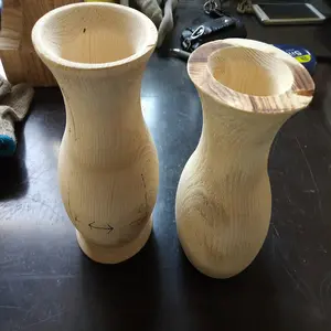 Tour à bois vendu par le propriétaire, équipement de fabrication de pieds de chaise en bois avec moteur et composants de base du moteur - Product Image 5