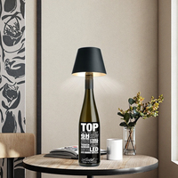 Lampe de table portable moderne avec conception créative de bouteille Nouvelle arrivée à la mode corps en aluminium alimentation par batterie
