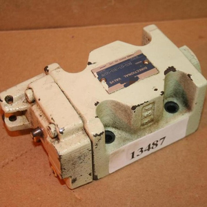 全新原装现成库存DCG-03-2B3-5029 13487工业自动化PAC专用PLC编程控制器 - Product Image 1