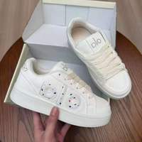 Baskets basses pour femmes, confortables et respirantes, à blocs de couleur, avec sangles croisées, fermeture à lacets, tige en PU, chaussures décontractées et sportives pour l'école
