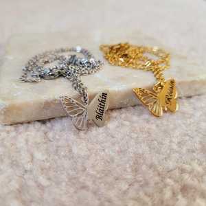 Collar de Mariposa de Moda con Nombre Personalizado, Chapado en Oro, Acero Inoxidable, Envío Directo, Regalo Conmemorativo para Seres Queridos - Product Image 1