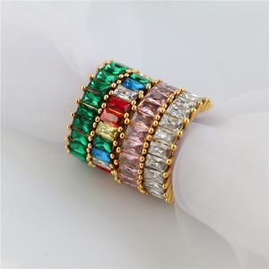 High End AAA Zirconia Pave Trendy Non appannamento Baguette in acciaio inossidabile placcato oro 18 carati anelli impermeabili gioielli in oro - Product Image 2