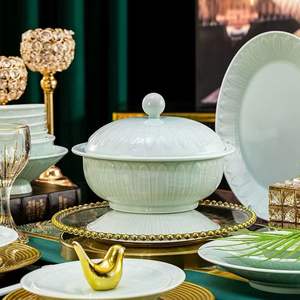 Service de table en porcelaine céladon chinoise 58 pièces « Chapeau de bambou pluie brumeuse » - <span class=keywords><strong>Vaisselle</strong></span> élégante à glaçure verte et motifs en relief pour la salle à manger - Product Image 4