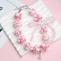 Kit de bijoux perlés DIY tendance, peints à la main, en acrylique/plastique/lucite, pour bracelet de téléphone ou bracelet, avec design de poupée mignonne, pour empiler