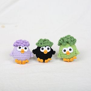 Portachiavi all'uncinetto Amigurumi a forma di pulcino, fatto a mano, simpatico ciondolo per borsa o borsetta a tema animali da fattoria - Product Image 3