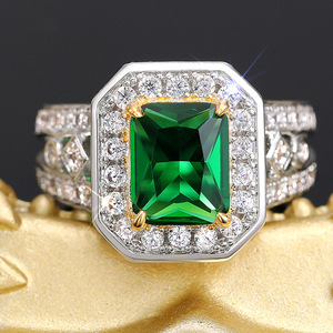 Anello Quadrato da Donna Elegante e di Lusso, Gioiello da Dito alla Moda per Matrimoni - Product Image 2