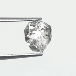 Diamante natural en bruto de alta calidad de 1.57 ct., 7.49 x 6.64 x 3.90 mm, tipo sal y pimienta, sin cortar, para joyería de diamantes de boda. - Product Image 4