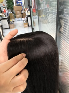 Volumateur pour Femme en Cheveux 100% Humains Véritables avec Base en Soie, Cheveux Vierges à Cuticules Alignées, Dessus en Soie - Product Image 6