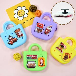 จี้รองเท้าพีวีซีธีมอาหารเม็กซิกัน นิต้า ของตกแต่งสร้างสรรค์ DIY สำหรับเคสมือถือ จี้กระเป๋า รองเท้าแตะ ชิค-ฟิล-เอ - Product Image 4