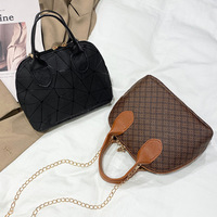 Sac à main mini décontracté pour femme, nouveau style 2026, tendance transfrontalière, motif matelassé, chaîne estampée or, fermeture éclair en forme de coquille, en polyester