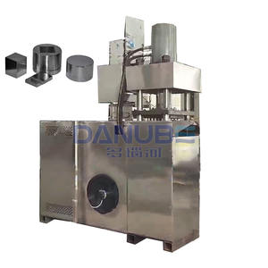 Presse hydraulique multifonctionnelle Machine de moulage Presse hydraulique en acier inoxydable Machine de fabrication de presse à charbon de bois - Product Image 1