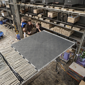 Dalles de sol de <span class=keywords><strong>garage</strong></span> en PVC emboîtables robustes, antidérapantes, résistantes à l'huile, imperméables, résistantes aux produits chimiques pour ateliers et centres commerciaux - Product Image 3