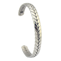 Yiwu Aceon acier inoxydable Surface bombée Stockment bijoux brillant polonais tresse profonde Texture manchette Bracelet