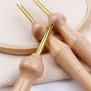 Kit d'outils pour aiguille à poinçon avec manche en bois brut et enfile-aiguille, design simple et portable pour le point de couture DIY - Product Image 3